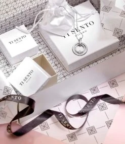 TI SENTO - Milano Ti Sento Oorbellen Verguld 17 TI SENTO - Milano Ti Sento Oorbellen Verguld -Liora Luxe Winkel 1038x1200 7