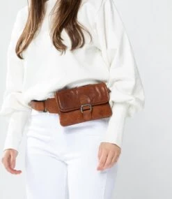 Manfield - Cognac Leren Heuptasje -Liora Luxe Winkel 1040x1200 2