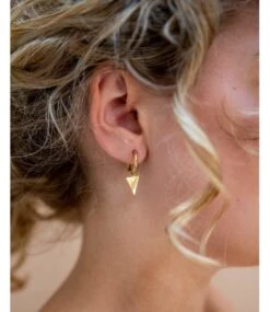 Go Dutch Label Triangle Hoop Oorbellen E0897-2 -Liora Luxe Winkel 1040x1200 4