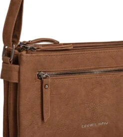 Daniel Ray Schoudertas Landerdale Cognac -Liora Luxe Winkel 1077x1200