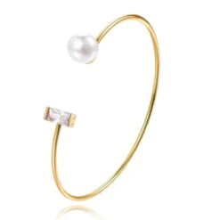 Goudkleurige Armband Met Rechthoekige Zirkonia Steen En Imitatie Parel