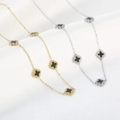 Bijoutheek Collier Klavers Gekleurd Rood 8 Bijoutheek Collier Klavers Gekleurd Rood -Liora Luxe Winkel 1200x1200 314