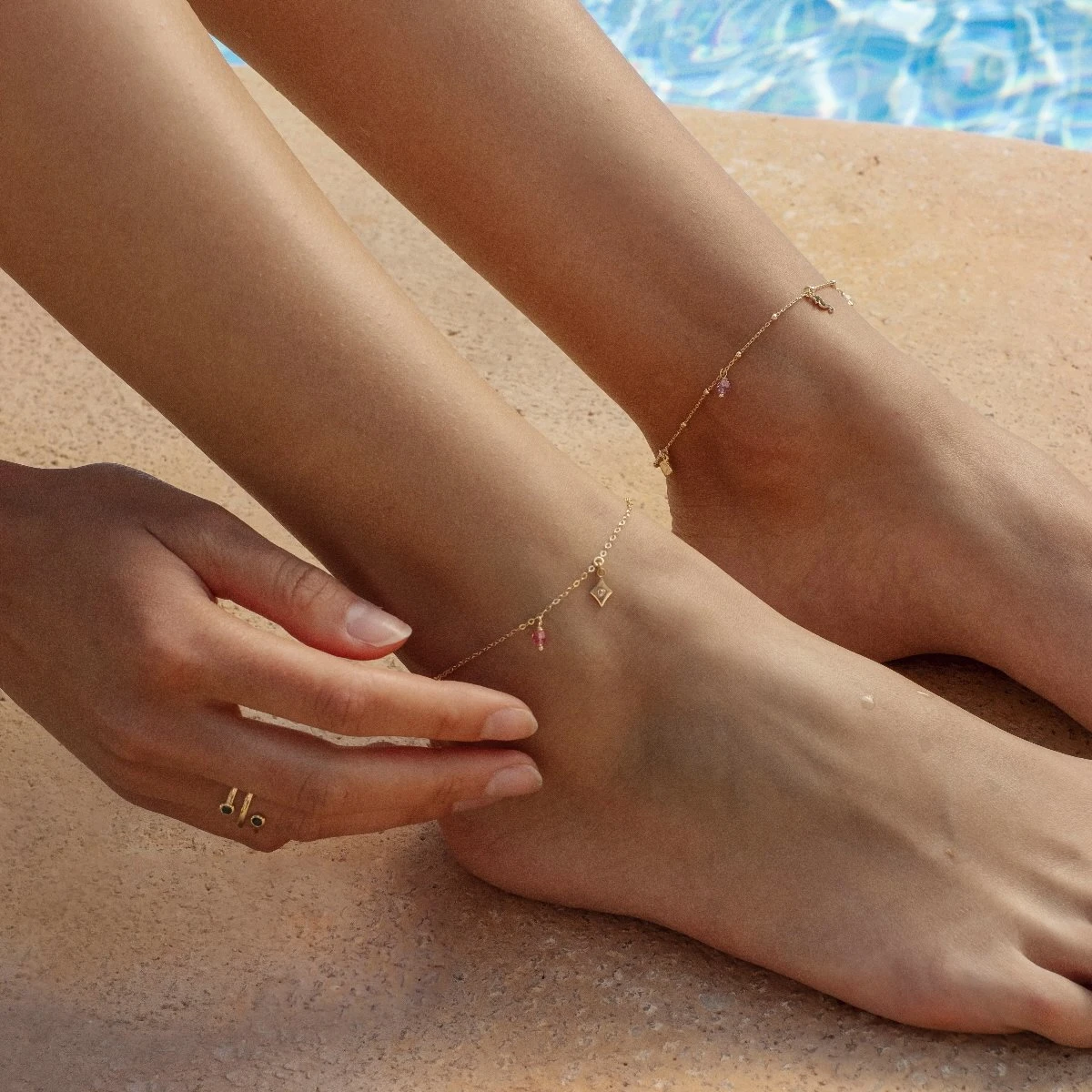 Victoria Cruz A4036-MHB Zilveren Enkelbandje Met Gekleurde Kristal Steentjes, Dolfijntje En Zeesterren - 20+6cm - Multi Kleuren - 1mm Dikte - Bolletjes 2mm - Rhodium - Zilver 5 Victoria Cruz A4036-MHB Zilveren Enkelbandje Met Gekleurde Kristal Steentjes, Dolfijntje En Zeesterren - 20+6cm - Multi Kleuren - 1mm Dikte - Bolletjes 2mm - Rhodium - Zilver - Afbeelding 3