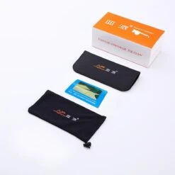 Apeirom Avior Sportbril - TR-90 Ultra Zwart Frame - TPE Rood Extra Soft Neusvleugel En Pootjes - UV400 - TAC 1.1mm True Ice Blue Anti Scratch Lens -Liora Luxe Winkel 1200x1200 599