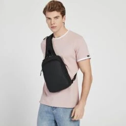 Pro-Care CrossBody Tas - Waterdicht - Universele Fit - Tablet 7.9 Inch - Telefoon Kabel Opening - Uniek Design - Zwart 22 Pro-Care CrossBody Tas - Waterdicht - Universele Fit - Tablet 7.9 Inch - Telefoon Kabel Opening - Uniek Design - Zwart -Liora Luxe Winkel 1200x1200 694