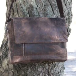 Roberto Romano Schoudertas - CATANIA - Bruin - Echt Leer - 28x40x9cm - JU-48212 -Liora Luxe Winkel 1200x1200 711