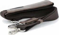 Roberto Romano Schoudertas - CATANIA - Bruin - Echt Leer - 28x40x9cm - JU-48212 -Liora Luxe Winkel 1200x708 1