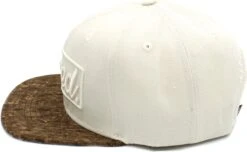 Woed | FLAMINGO - Snapback - Pet - Wit - A Fish Named Fred - Kurk 9 Woed | FLAMINGO - Snapback - Pet - Wit - A Fish Named Fred - Kurk -Liora Luxe Winkel 1200x740 3