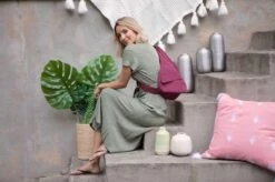 Healthy Back Bag Textured Nylon M Fig -Liora Luxe Winkel 1200x799 3