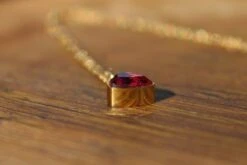 Bixorp Gems Geboortesteen Ketting Januari - Granaat - Zirkona Hanger Aan Goudkleurige Ketting - 45 + 5cm - Cadeau Voor Vrouwen -Liora Luxe Winkel 1200x800 23