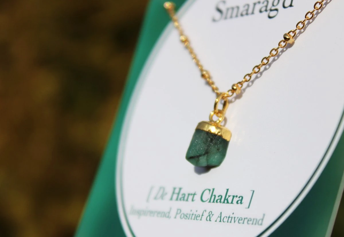 Bixorp Gems Ruwe Smaragd Hart Chakra Ketting - 18 Karaat Verguld Goud & Roestvrij Staal - 36cm + 8cm Verstelbaar 4 Bixorp Gems Ruwe Smaragd Hart Chakra Ketting - 18 Karaat Verguld Goud & Roestvrij Staal - 36cm + 8cm Verstelbaar - Afbeelding 2