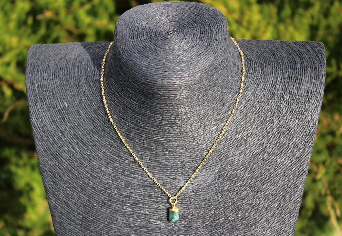 Bixorp Gems Ruwe Smaragd Hart Chakra Ketting - 18 Karaat Verguld Goud & Roestvrij Staal - 36cm + 8cm Verstelbaar 7 Bixorp Gems Ruwe Smaragd Hart Chakra Ketting - 18 Karaat Verguld Goud & Roestvrij Staal - 36cm + 8cm Verstelbaar - Afbeelding 5