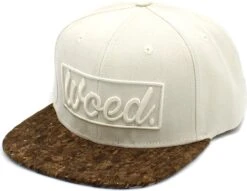 Woed | FLAMINGO - Snapback - Pet - Wit - A Fish Named Fred - Kurk 10 Woed | FLAMINGO - Snapback - Pet - Wit - A Fish Named Fred - Kurk -Liora Luxe Winkel 1200x929 1