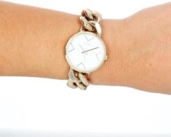 OOZOO Timepieces - Goudkleurige Horloge Met Goudkleurige Grove Schakelarmband - C11127 -Liora Luxe Winkel 1200x968 3