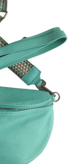 San Marco Zacht Lederen Cross Body Tas Zilverkleurige Rits LARGE – Heuptas – Fashion – Banaan Licht Groen Met Extra Riem -Liora Luxe Winkel 554x1200
