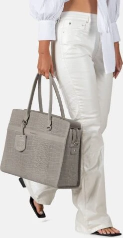 Burkely Casual Cayla Dames Werktas 15.6" - Licht Grijs 14 Burkely Casual Cayla Dames Werktas 15.6" - Licht Grijs -Liora Luxe Winkel 622x1200 3