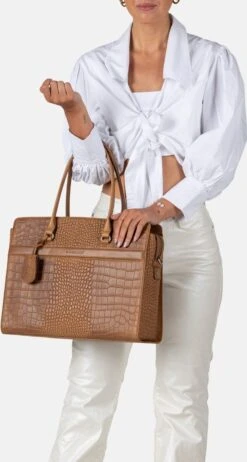 Burkely Casual Cayla Dames Werktas 15.6" - Zwart -Liora Luxe Winkel 642x1200 6