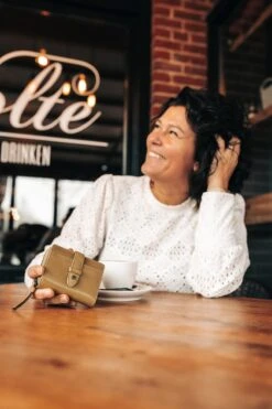 Agios Rits-portemonneetje Jeans Blue 10 Agios Rits-portemonneetje Jeans Blue -Liora Luxe Winkel 799x1200 10