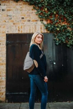 Healthy Back Bag Textured Nylon S Truffle -Liora Luxe Winkel 799x1200 3