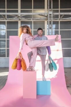 Justified Leren Shopper Met Etui Oker Geel -Liora Luxe Winkel 799x1200 7