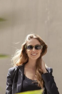 Sun Fun Retro Zonnebril - Premium Zonnebril - Dames - Trendy & Cool - Festival Zonnebril - UV400 -Liora Luxe Winkel 799x1200 9