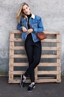 Spikes En Sparrow Compacte Schoudertas 2 Topzip Donker Bruin 14 Spikes En Sparrow Compacte Schoudertas 2 Topzip Donker Bruin -Liora Luxe Winkel 800x1200 18