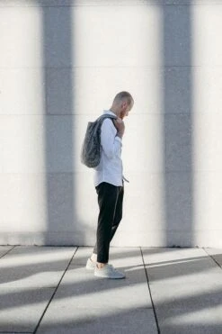 Notabag Rugzak / Shopper Hello World Grijs/Zwart 22 Notabag Rugzak / Shopper Hello World Grijs/Zwart -Liora Luxe Winkel 800x1200 25