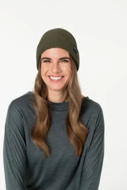 Super.Natural Merino Basic - Olive Night - Maat Unisex_One Size -Liora Luxe Winkel 800x1200 66