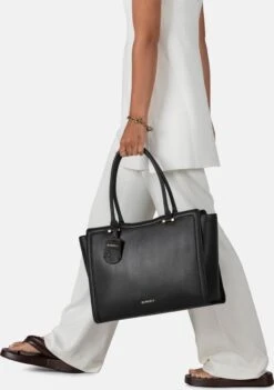 Burkely Beloved Bailey Dames Werktas 14" - Zwart -Liora Luxe Winkel 844x1200 4