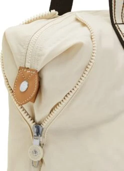 Kipling ART M Shopper - Light Sand -Liora Luxe Winkel 871x1200 1